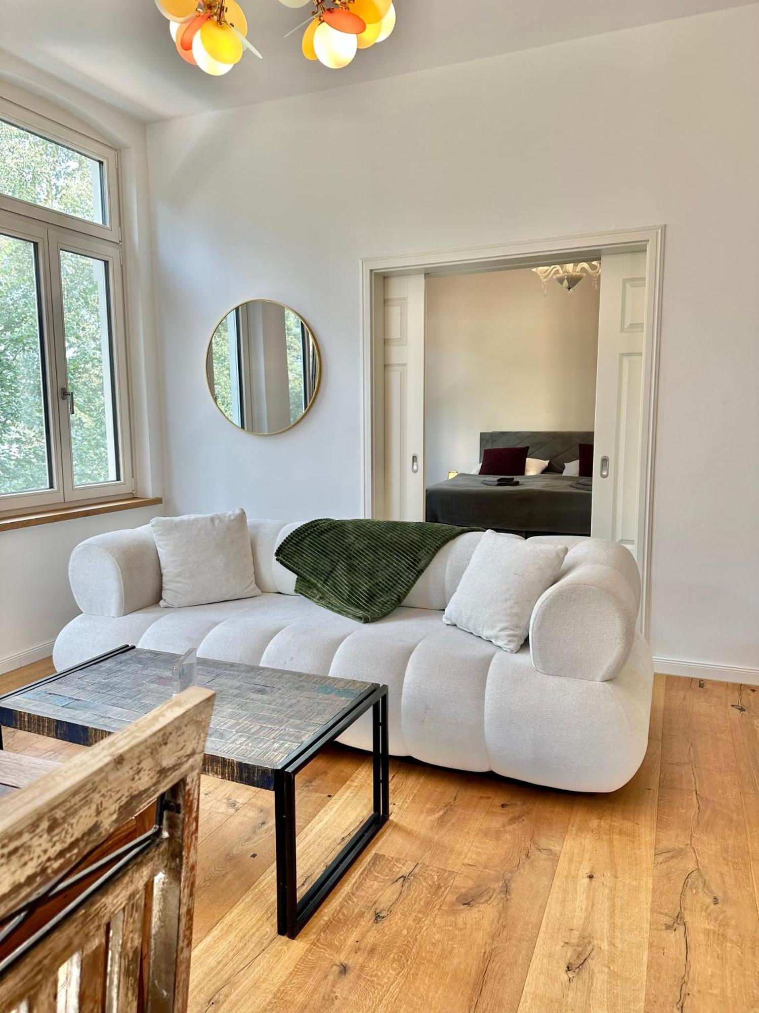 Modernes City-Apartment Mit Blick In Den Park Und 2 Baeder H9 Oldenburg Exterior photo